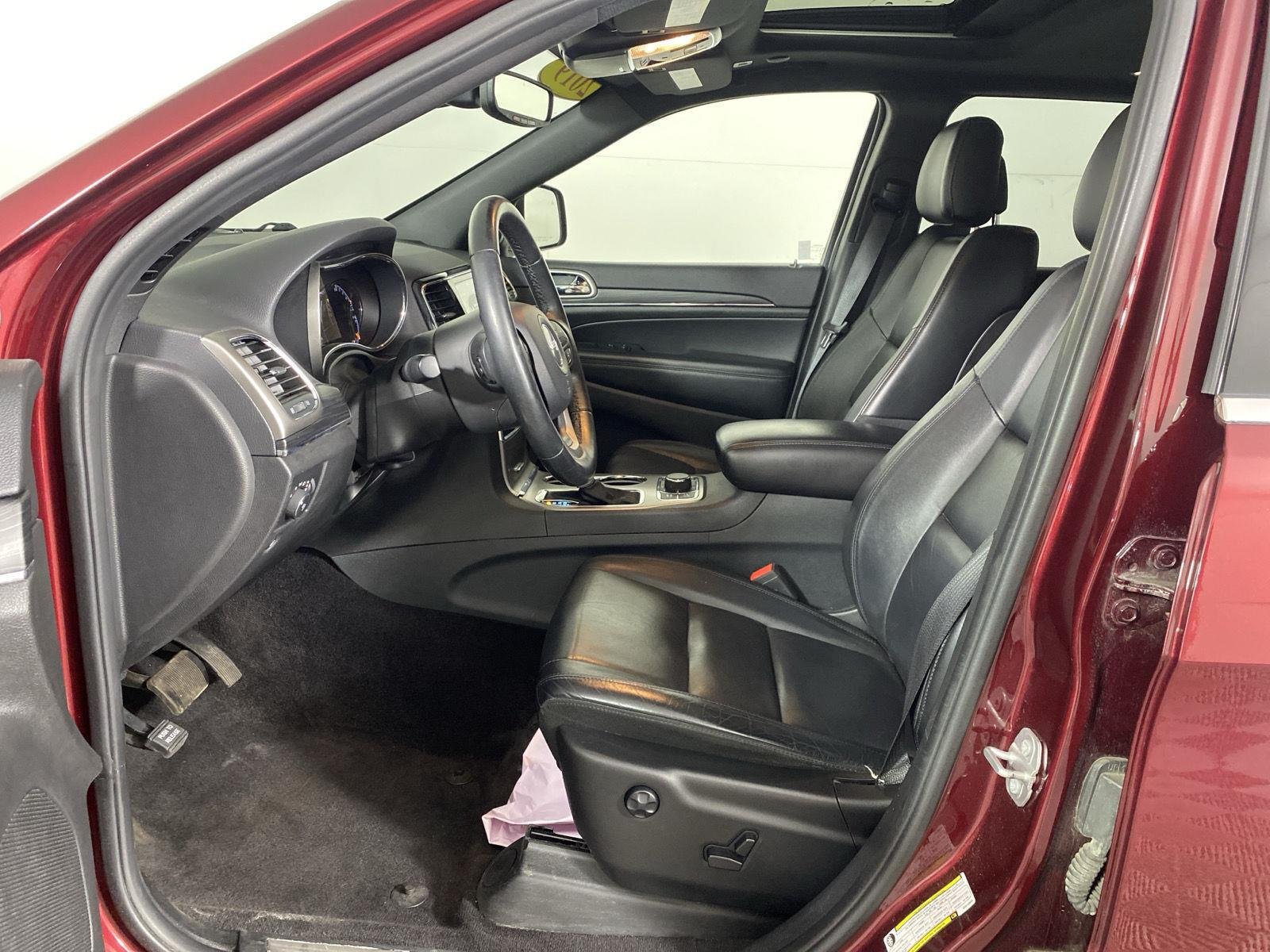 Used 2019 Velvet Red Pearlcoat Jeep Limited image 13
