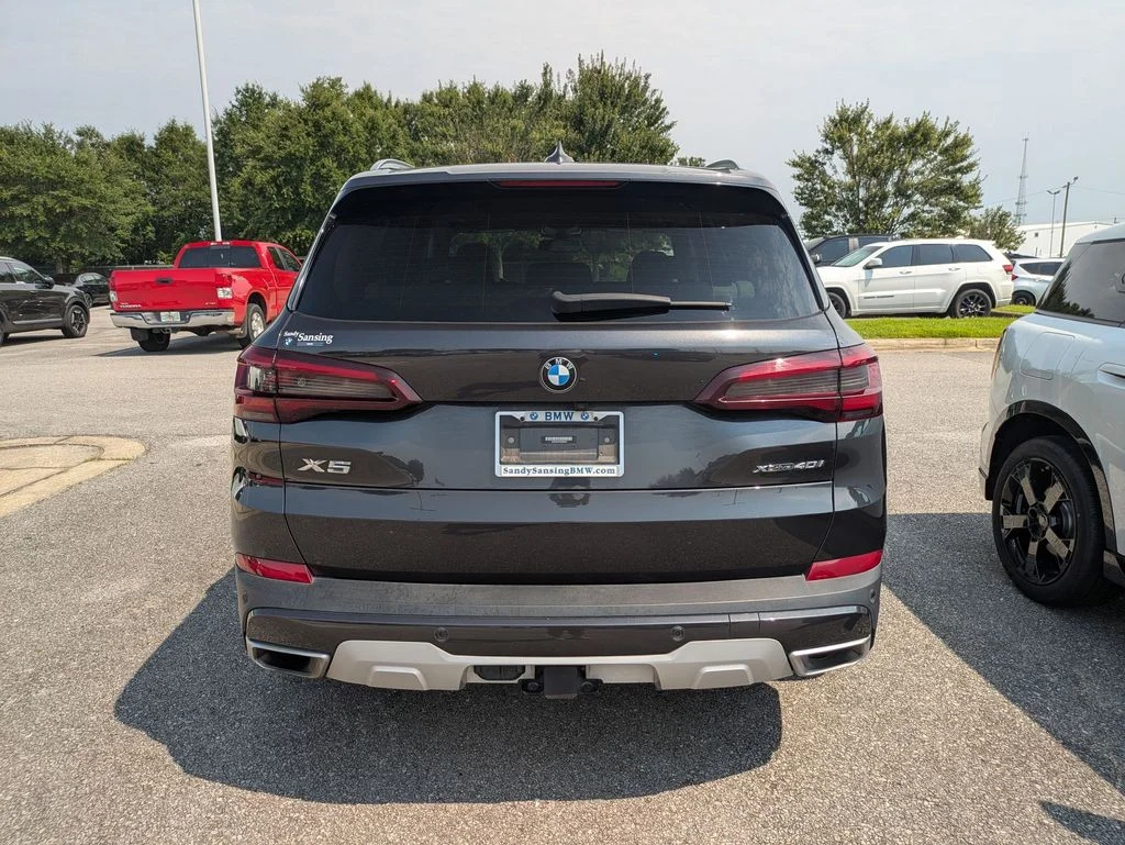 Used 2023 Gray BMW xDrive40i image 3