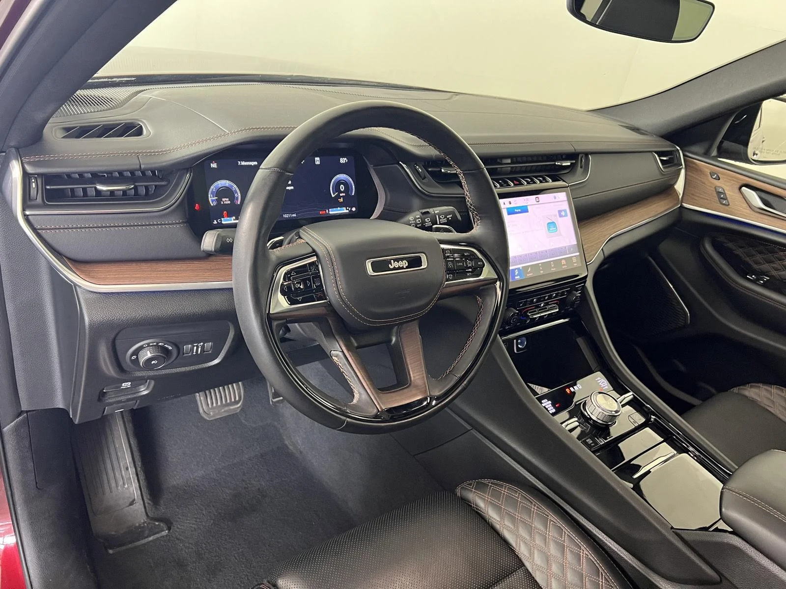 Used 2023 Rd Jeep Summit image 3