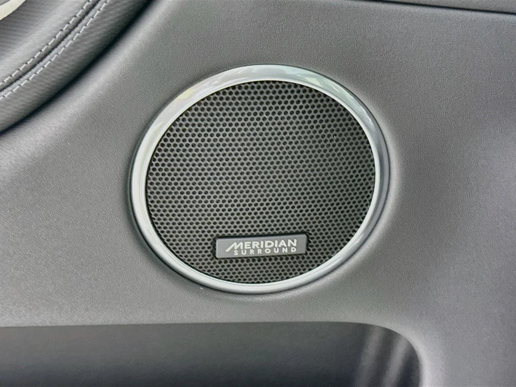 New 2026 Fuji White Land Rover Landmark image 19