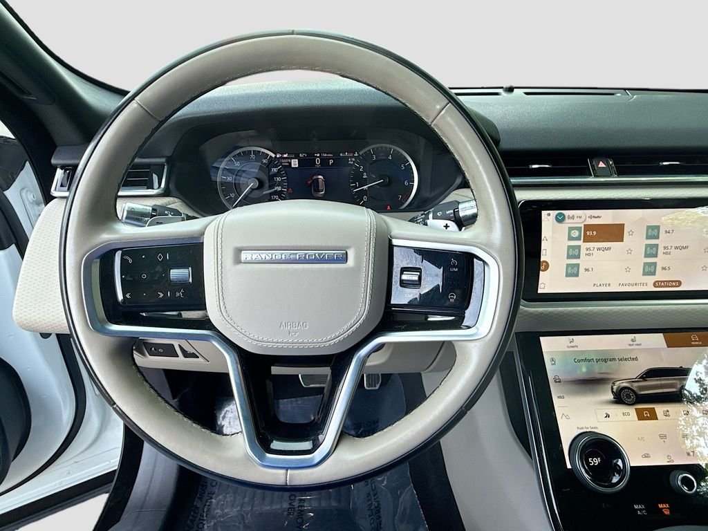 Used 2022 Fuji White Land Rover R-Dynamic S image 11