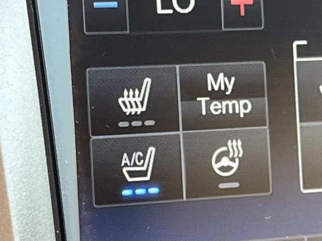 Used 2015 Brown Lincoln Base image 39