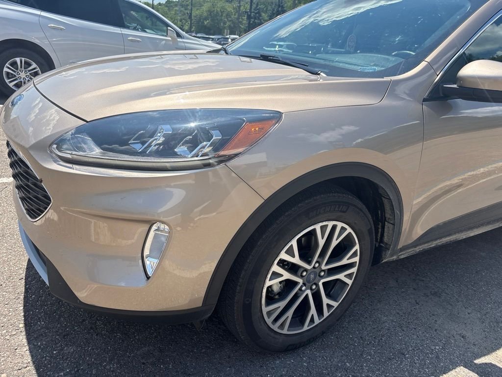Used 2020 Desert Gold Metallic Ford SEL image 3
