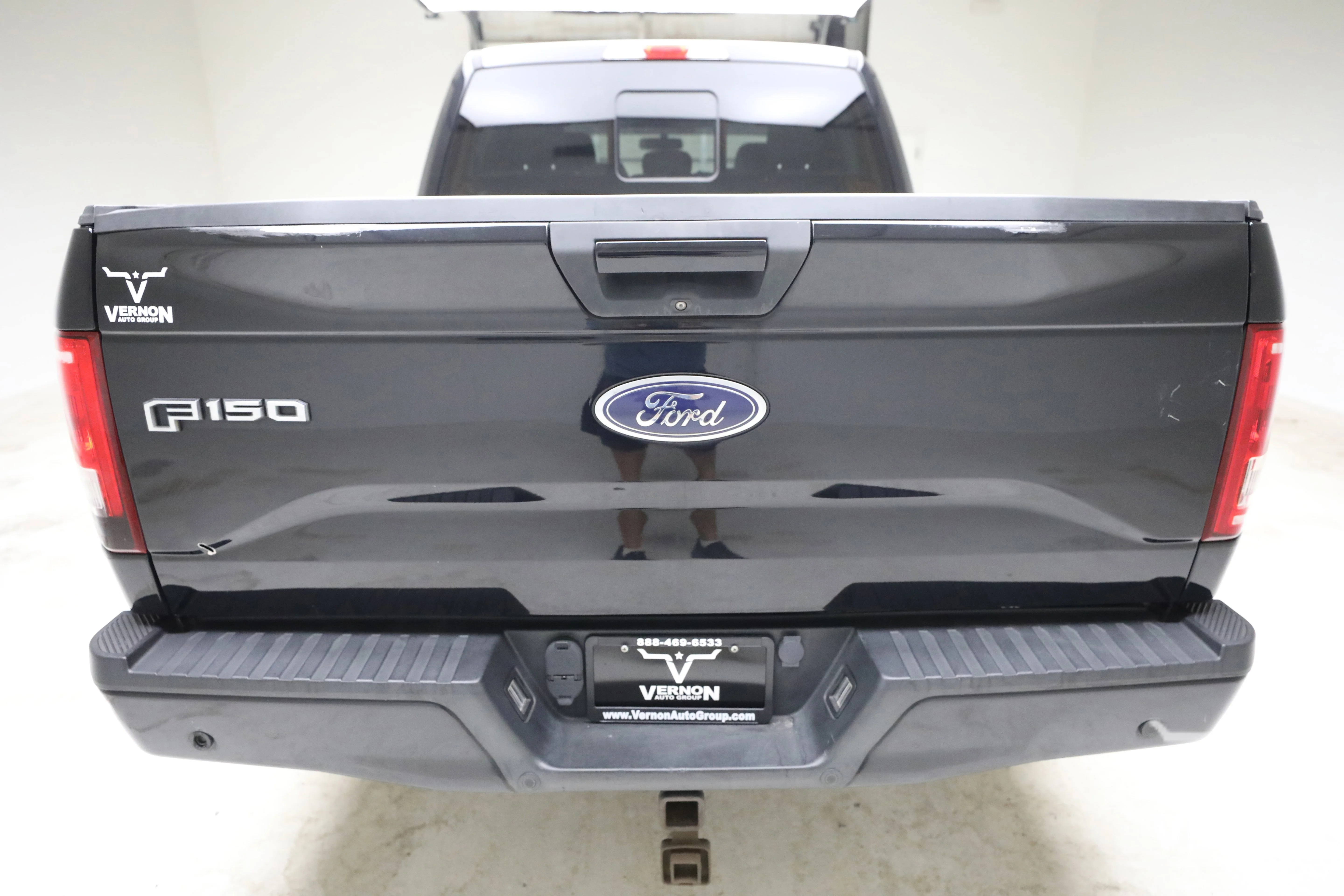 Pre-Owned 2016 Ford F-150 XLT Crew Cab 4x4 Fx4