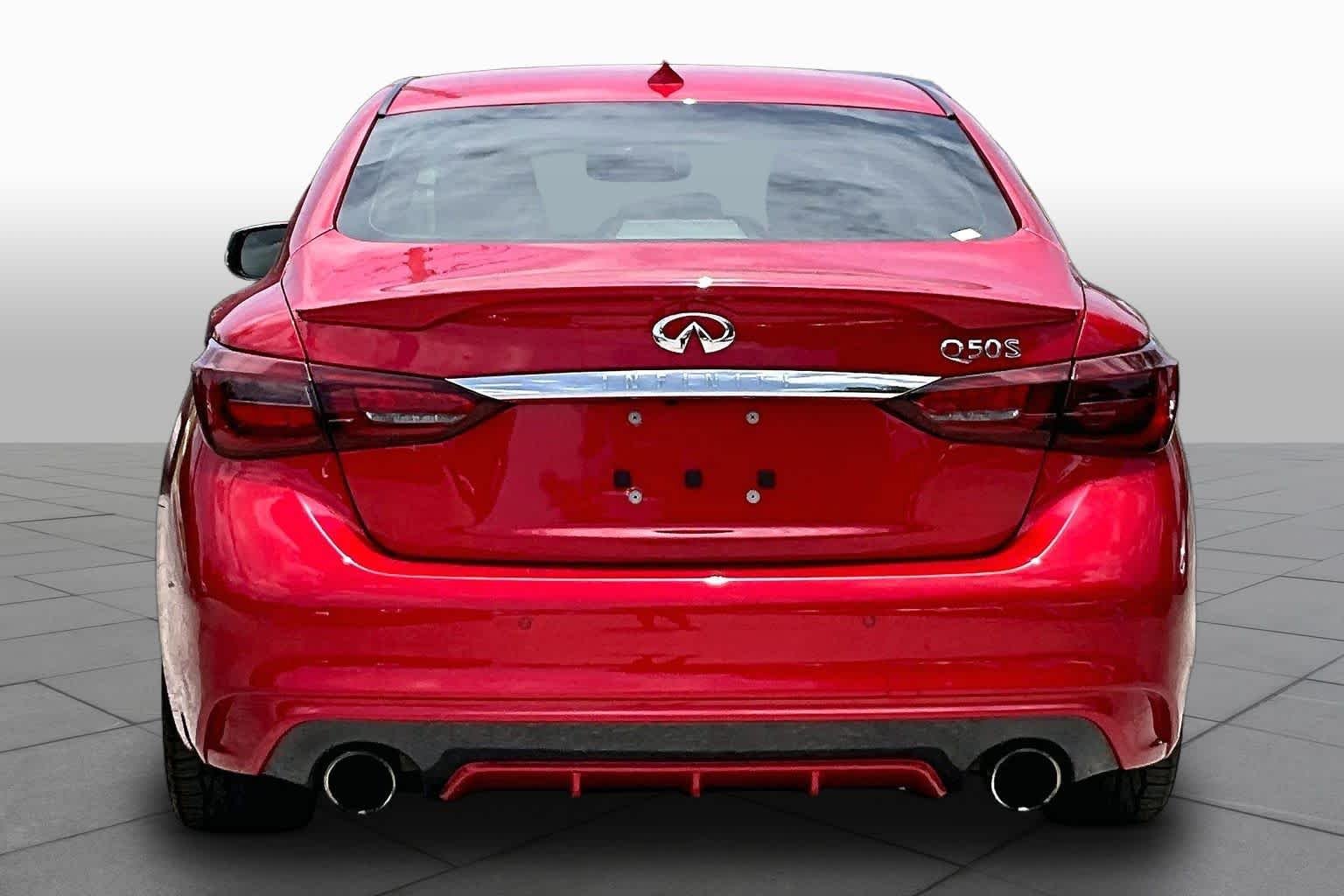 Used 2018 Dynamic Sunstone Red INFINITI RED SPORT 400 image 5