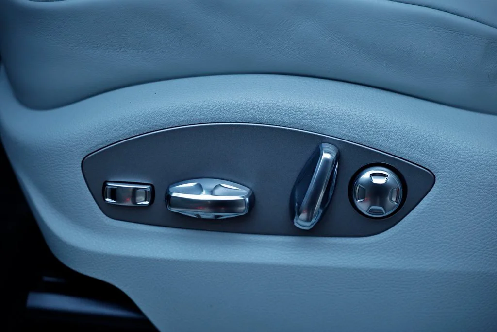 2026 Porsche Macan T - Photo 24