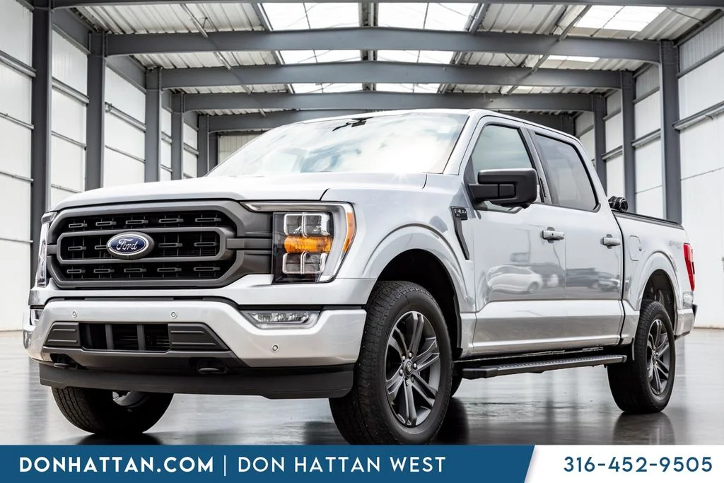 Used 2023 Silver Ford XLT image 1