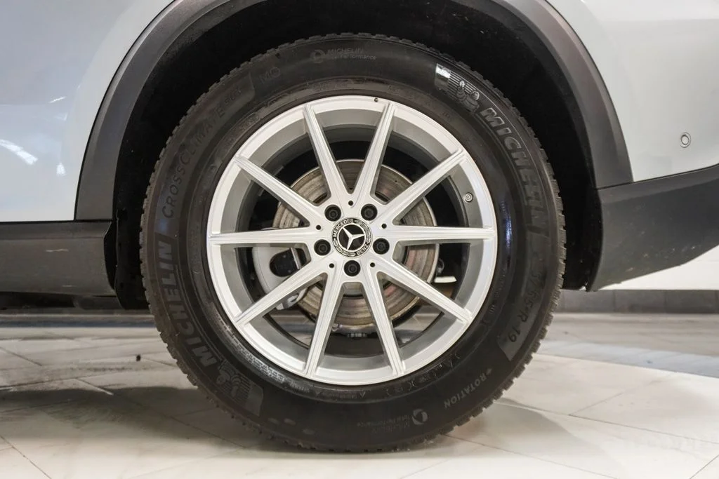 Used 2025 Gray Mercedes-Benz GLE 350 image 35