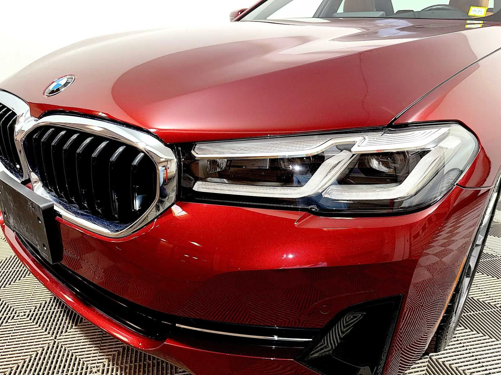 Used 2023 Aventurin Red Metallic BMW 530i xDrive image 26