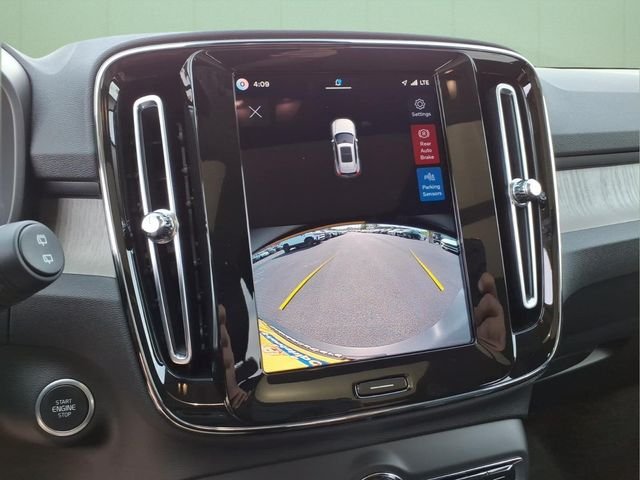 New 2026 Onyx Black Volvo B5 Core image 24