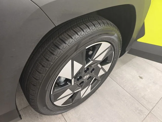 Used 2024 Yellow Hyundai SEL image 37