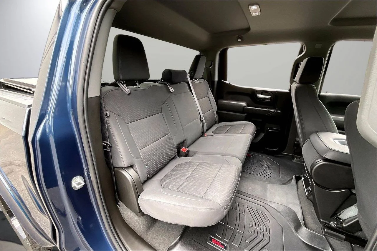 Used 2021 Blue Chevrolet Custom image 23