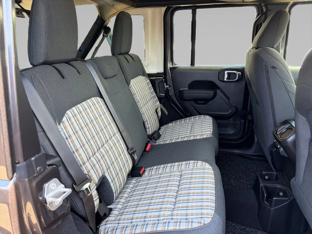 New 2026 Granite Crystal Metallic Clear-Coat Exterior Paint Jeep 85th Anniversary Edition image 16