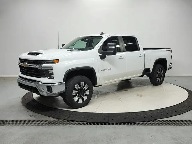 Used 2024 White Chevrolet LT image 4