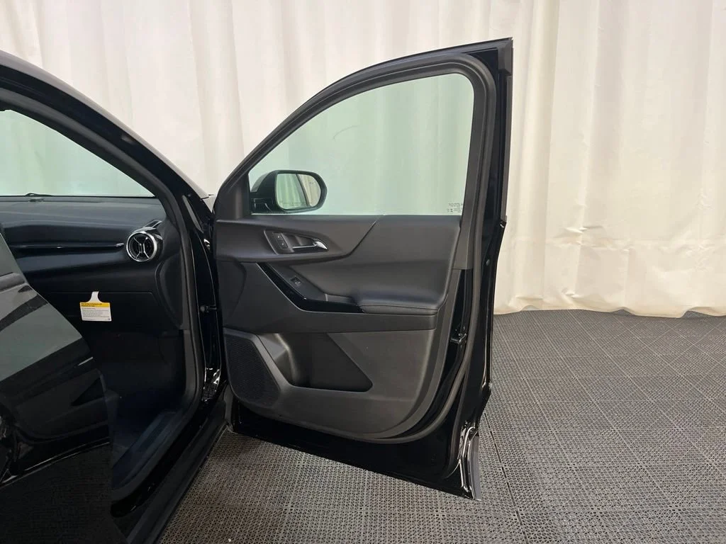 New 2027 Mosaic Black Metallic Chevrolet LT image 17