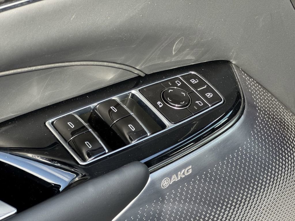 2026 Cadillac LYRIQ V Premium - Photo 14