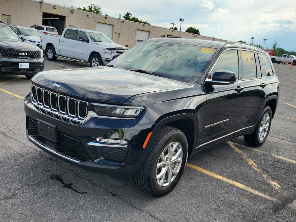 Used 2023 Black Jeep Limited image 5