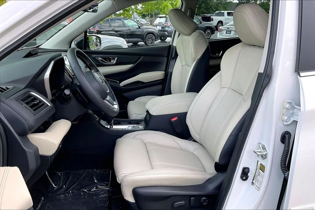 New 2026 CRYSTAL WHITE PEARL Subaru Limited 7-Passenger image 11