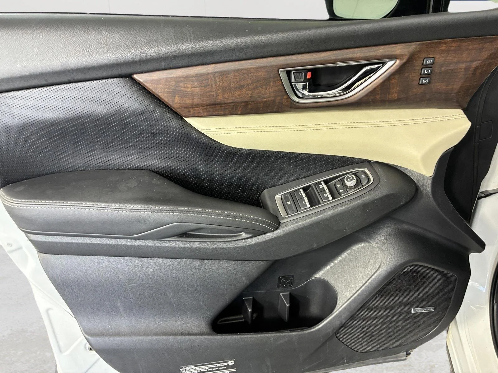 Used 2022 Crystal White Pearl Subaru Touring image 27