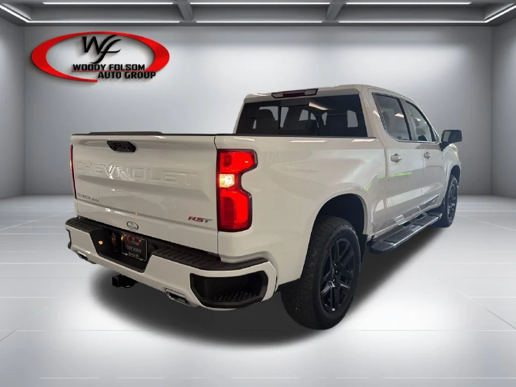 New 2026 Summit White Chevrolet RST image 7