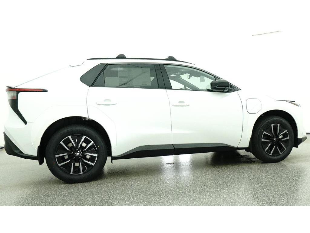 New 2026 Wind Chill Pearl Toyota XLE image 26