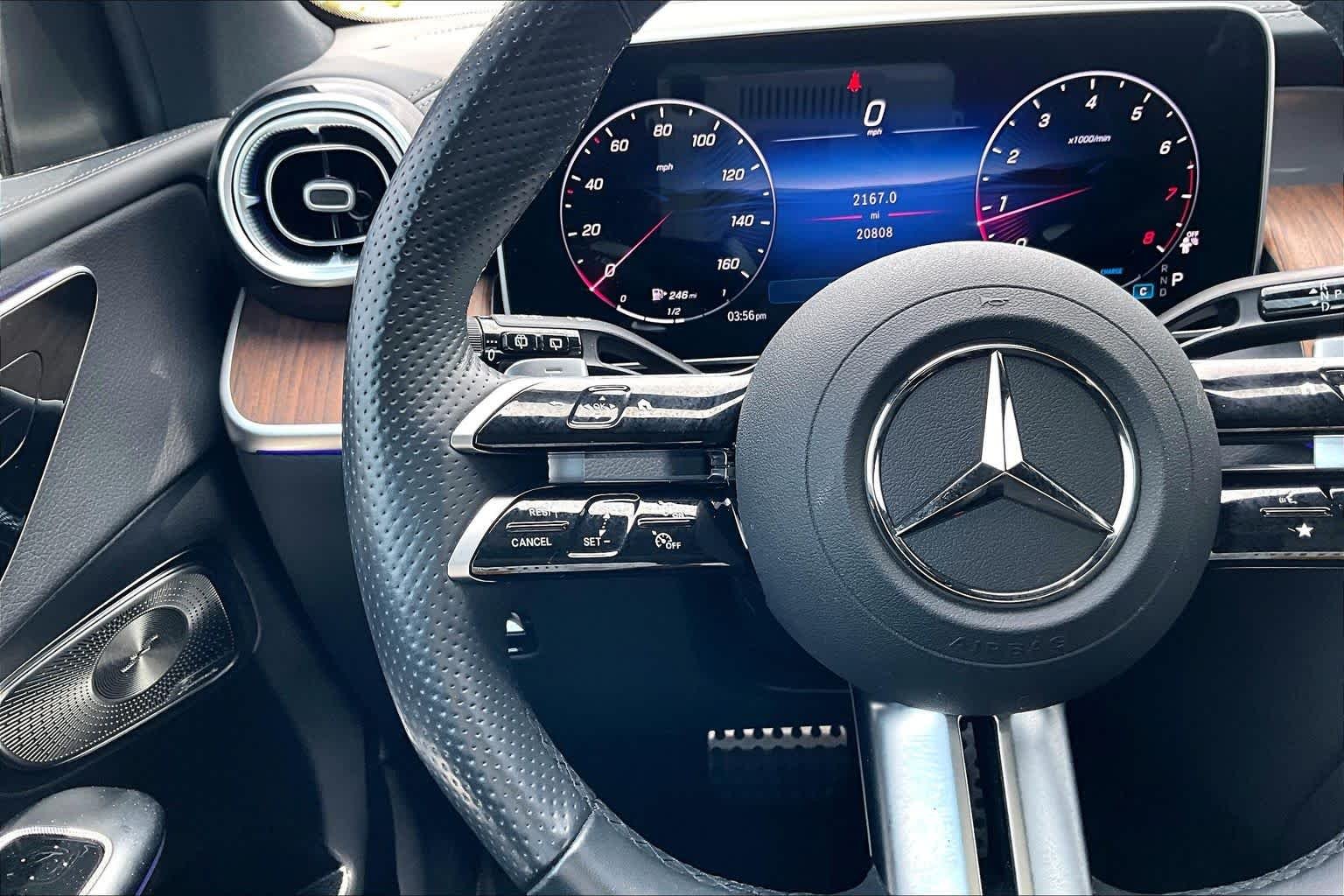 Used 2025 Graphite Grey Metallic Mercedes-Benz GLC 300 image 24
