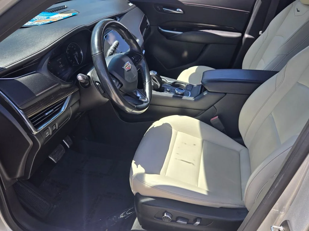 Used 2019 Silver Cadillac Sport image 10