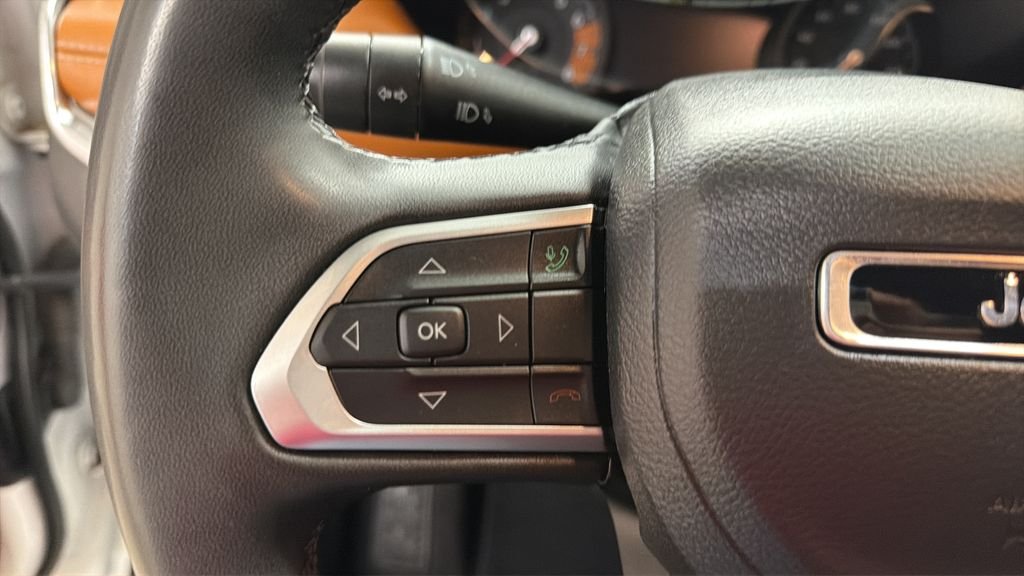 Used 2024 White Jeep Limited image 17
