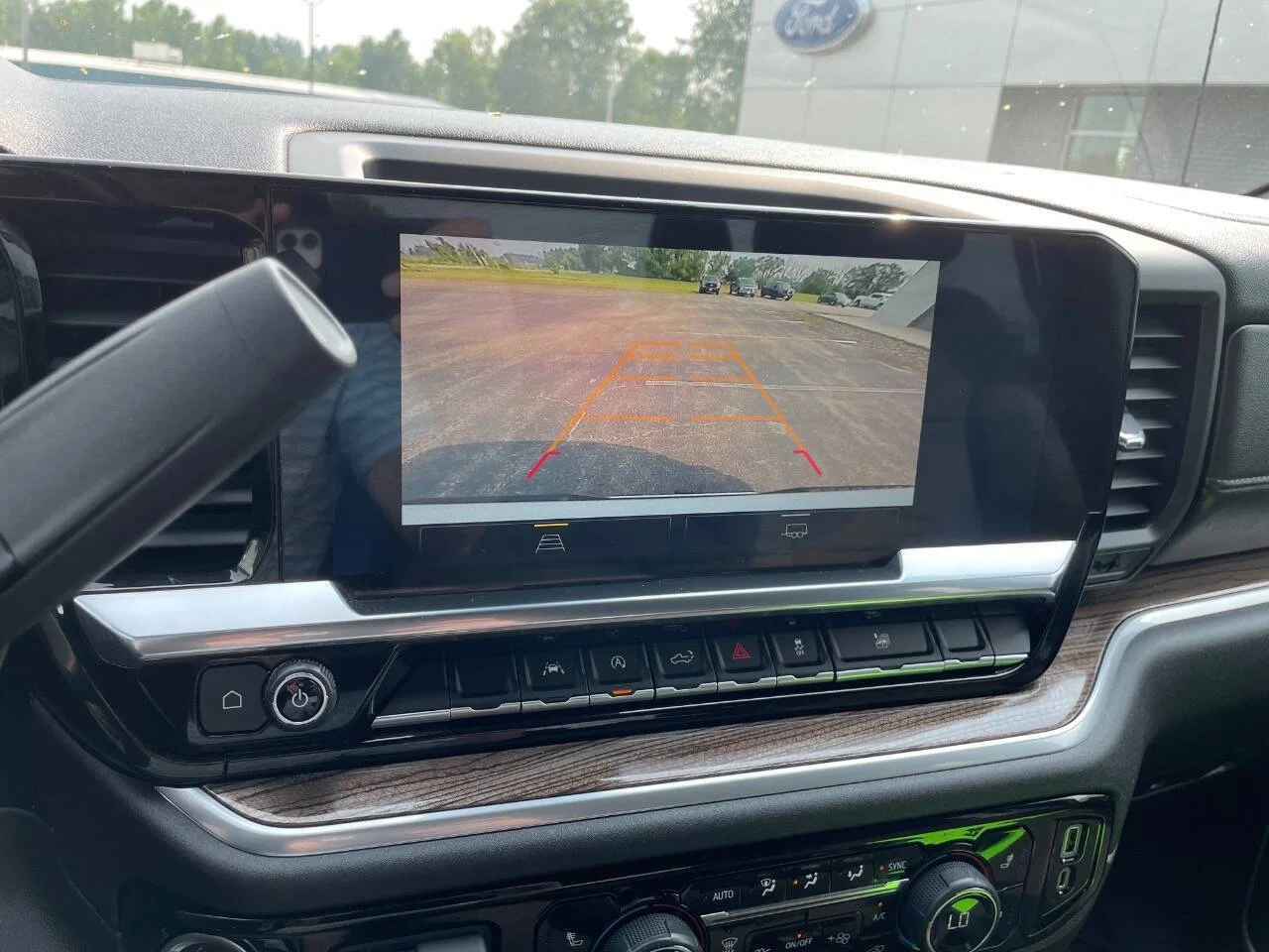 2022 Chevrolet Silverado 1500 LT - Photo 19