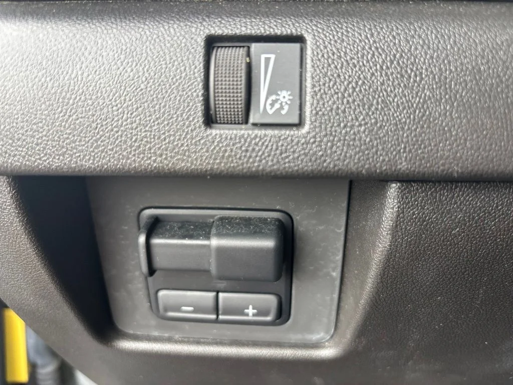 Used 2025 Gray Chevrolet ZR2 image 15