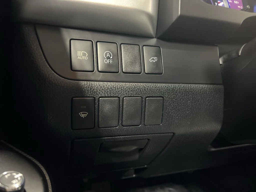 Used 2019 Gray Toyota XLE image 34