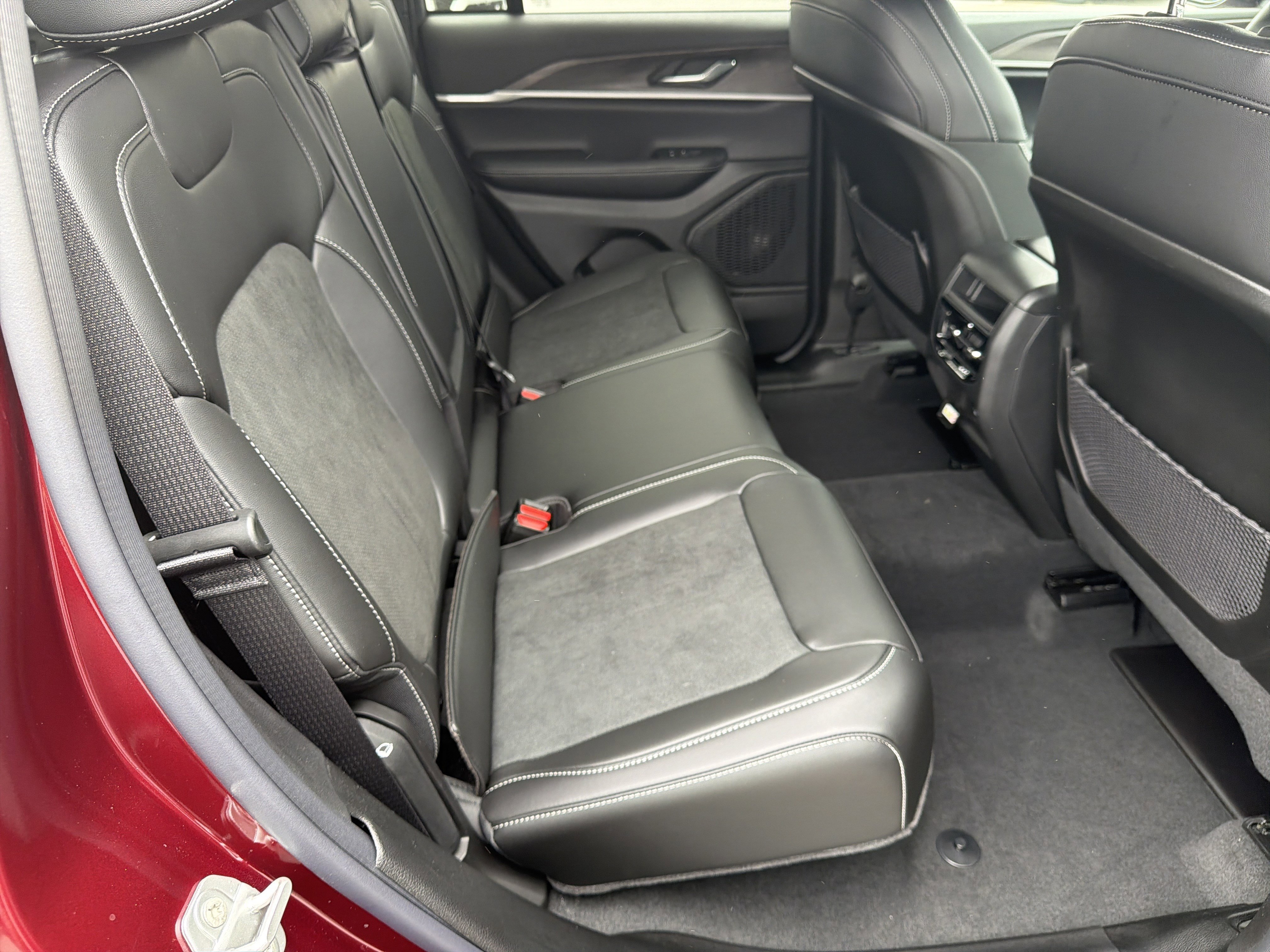 New 2026 Velvet Red Pearlcoat Jeep Laredo Altitude image 18