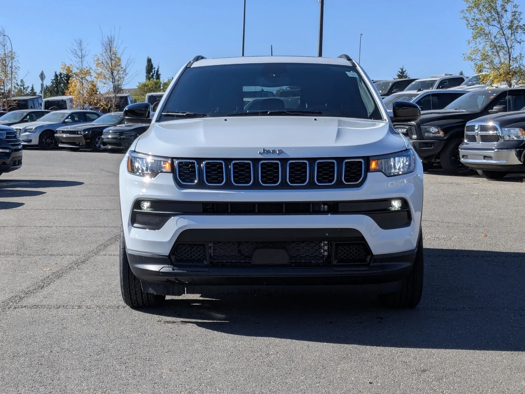 New 2026 White Jeep North - - 4x4 - Panoramic Sunroof - Alpine Audio - Adaptive Cruise - Power Liftgate & More! image 3