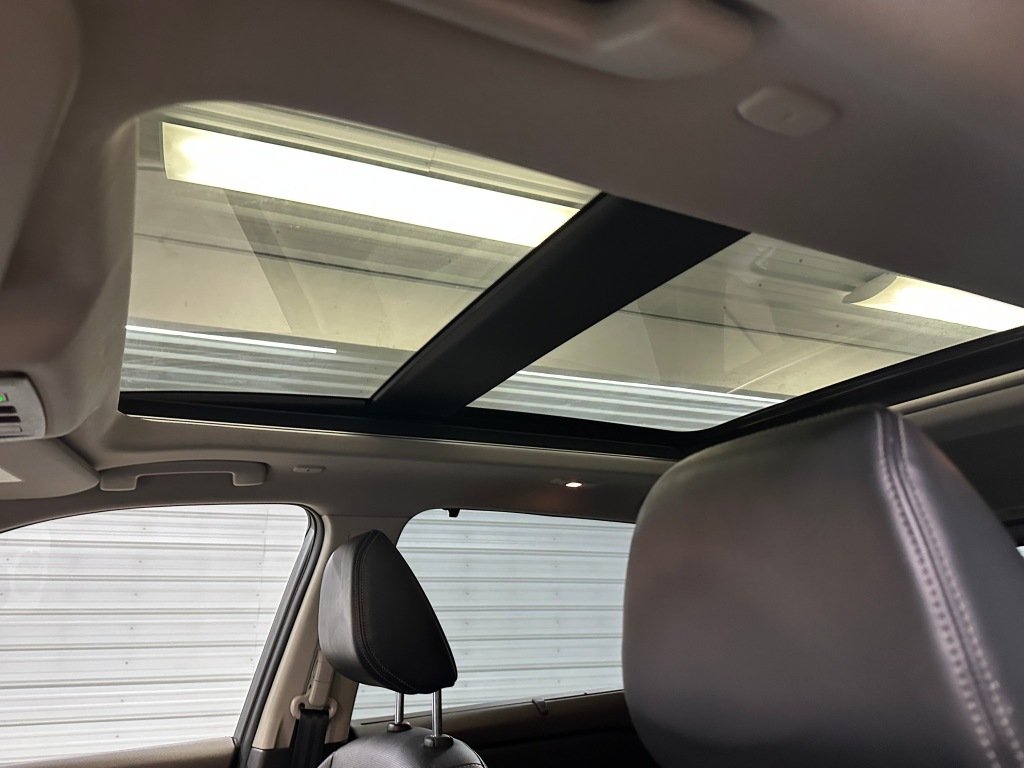 Used 2022 Gun Metallic Nissan Platinum image 7