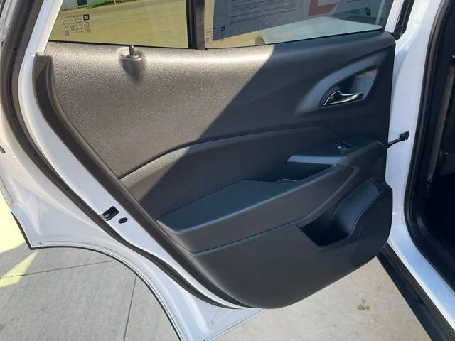 Used 2025 White Chevrolet LT image 24