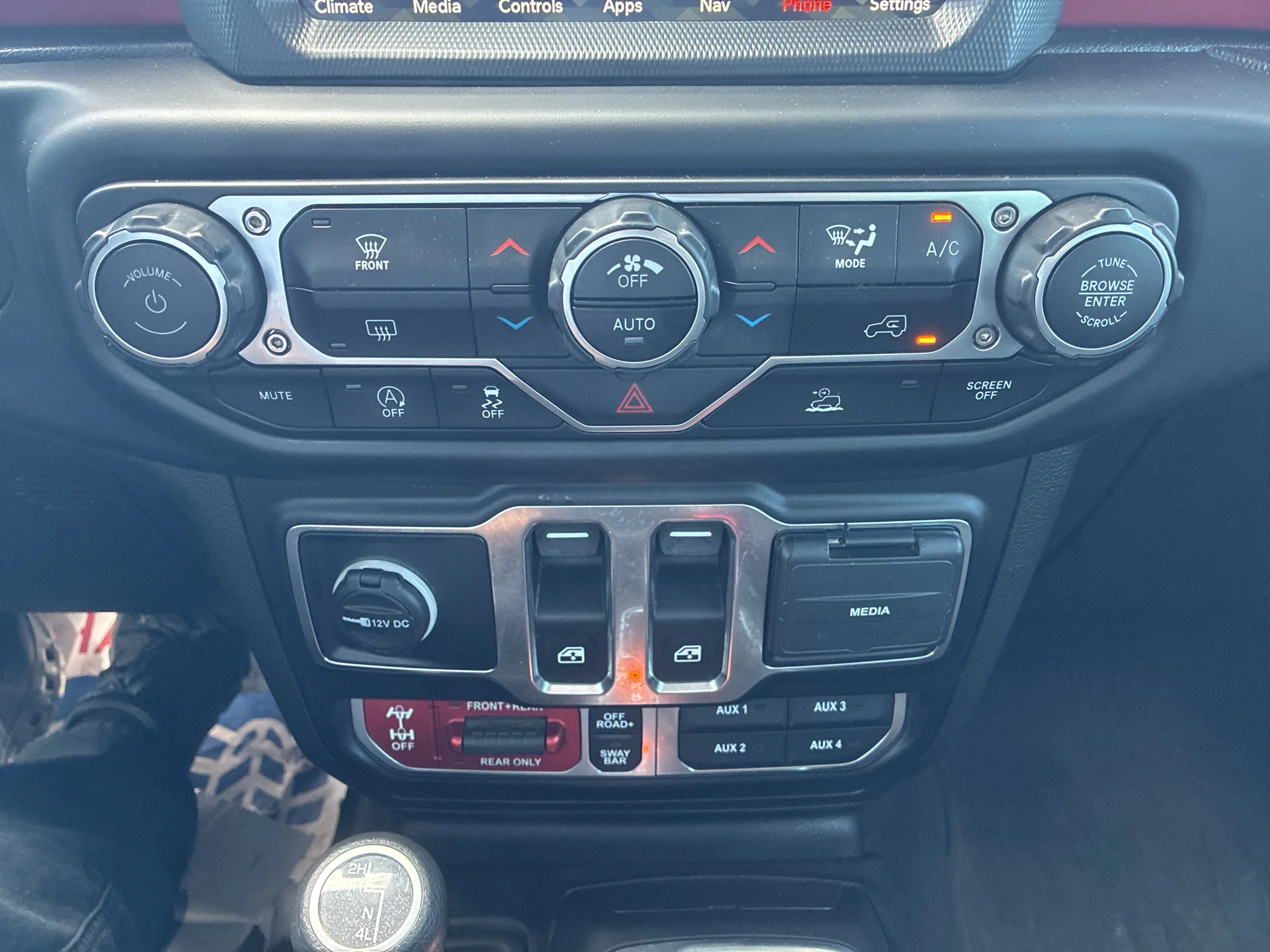 Used 2023 Bright White Clearcoat Jeep Rubicon image 16