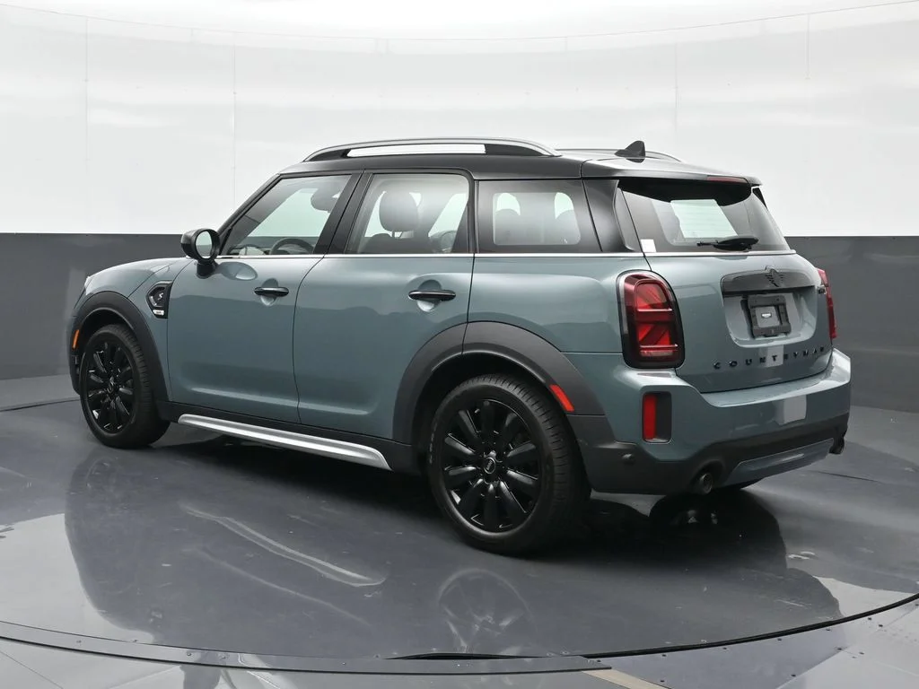 Used 2024 Green MINI Signature image 3