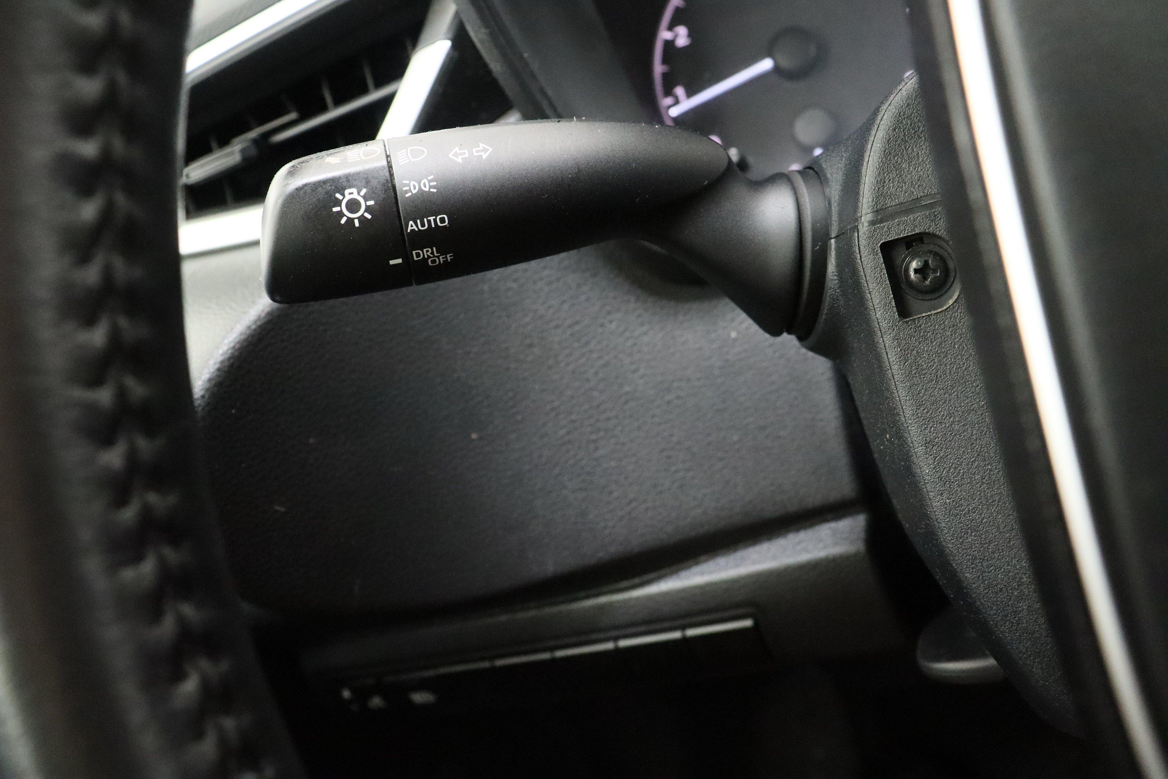 Used 2023 Wind Chill Pearl Toyota SE 2.0L image 23