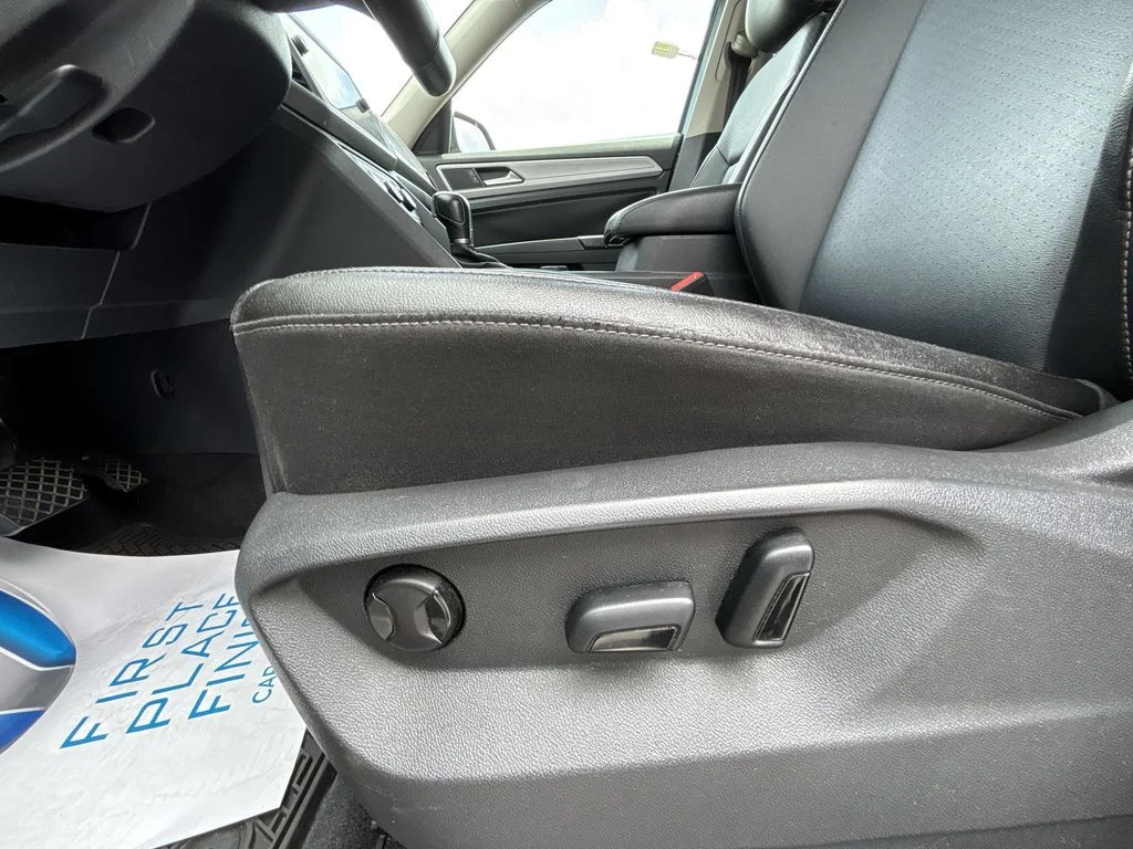 Used 2018 Gray Volkswagen 3.6L V6 SE image 14