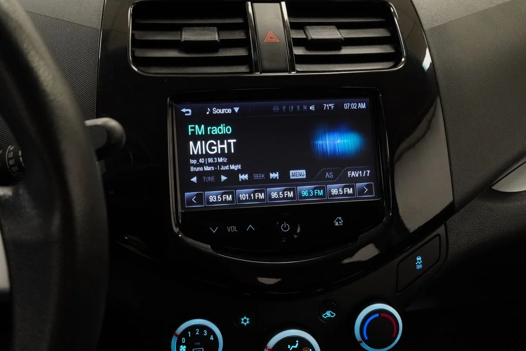 Used 2015 Silver Chevrolet 1LT image 29