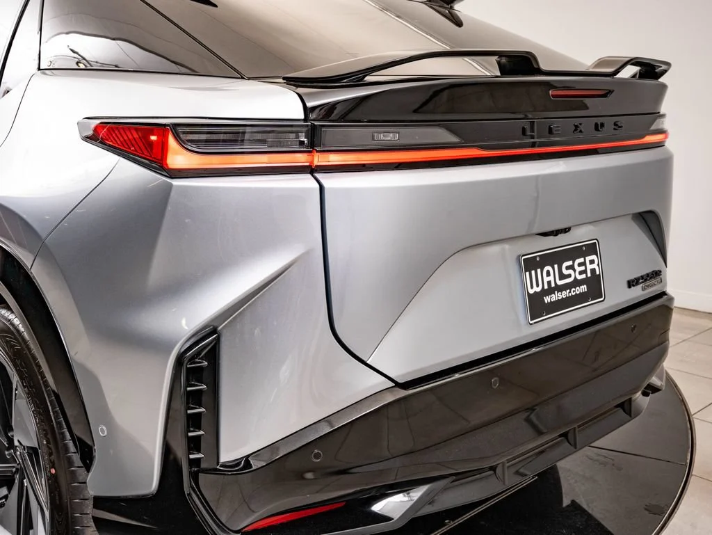 New 2026 Onyx Black Lexus 550e F Sport image 18
