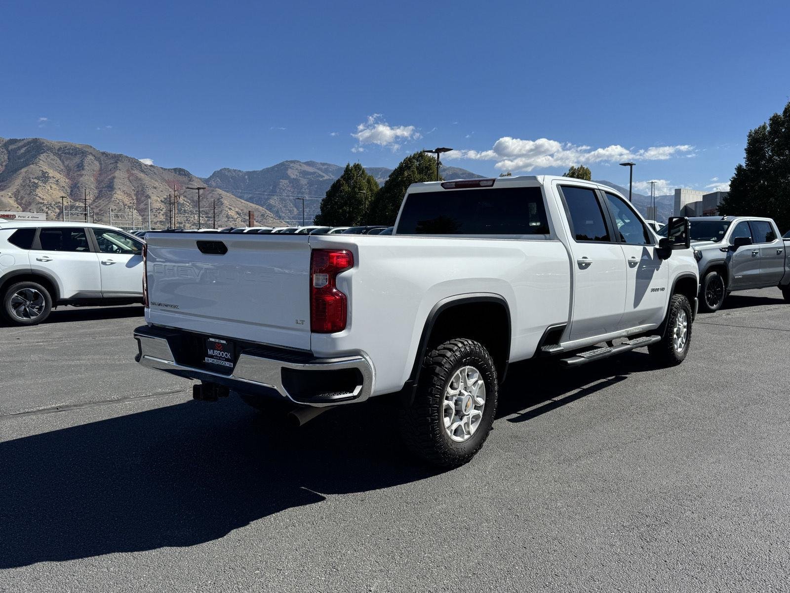 Used 2024 Summit White Chevrolet LT image 12
