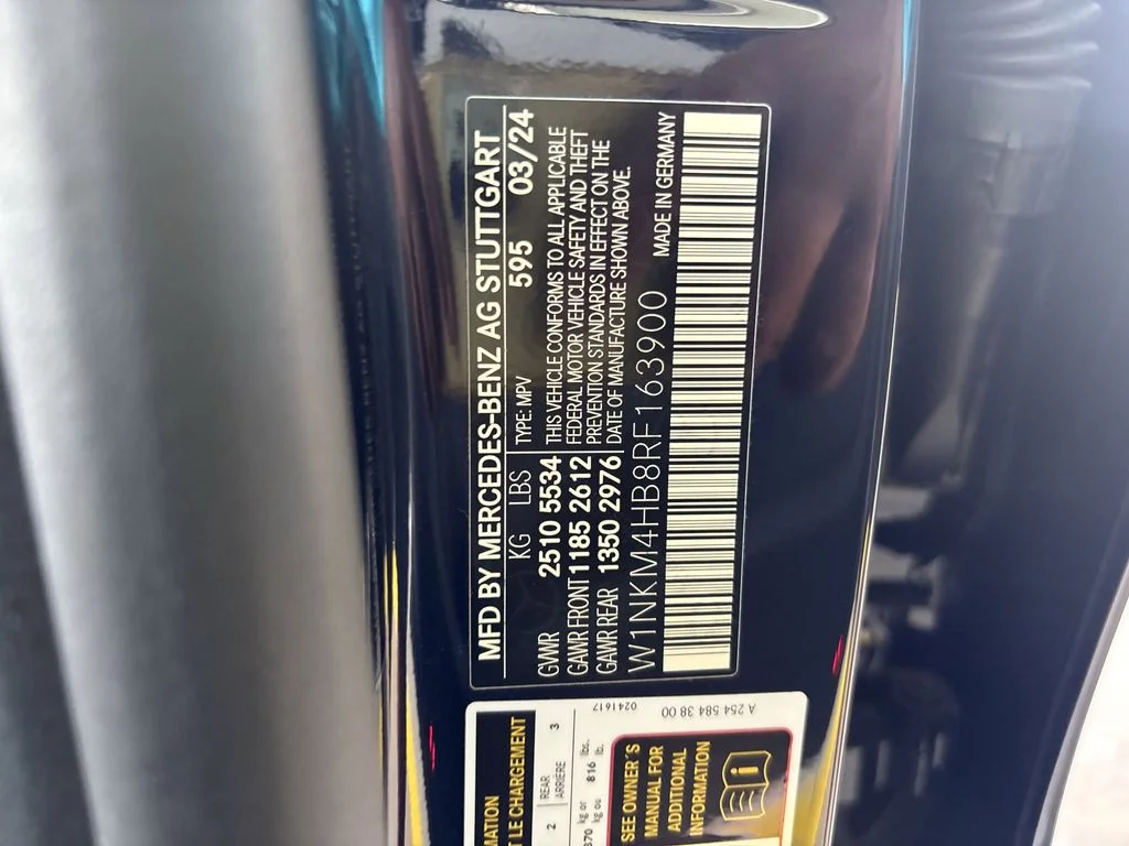 Used 2024 Blue Mercedes-Benz GLC 300 image 30