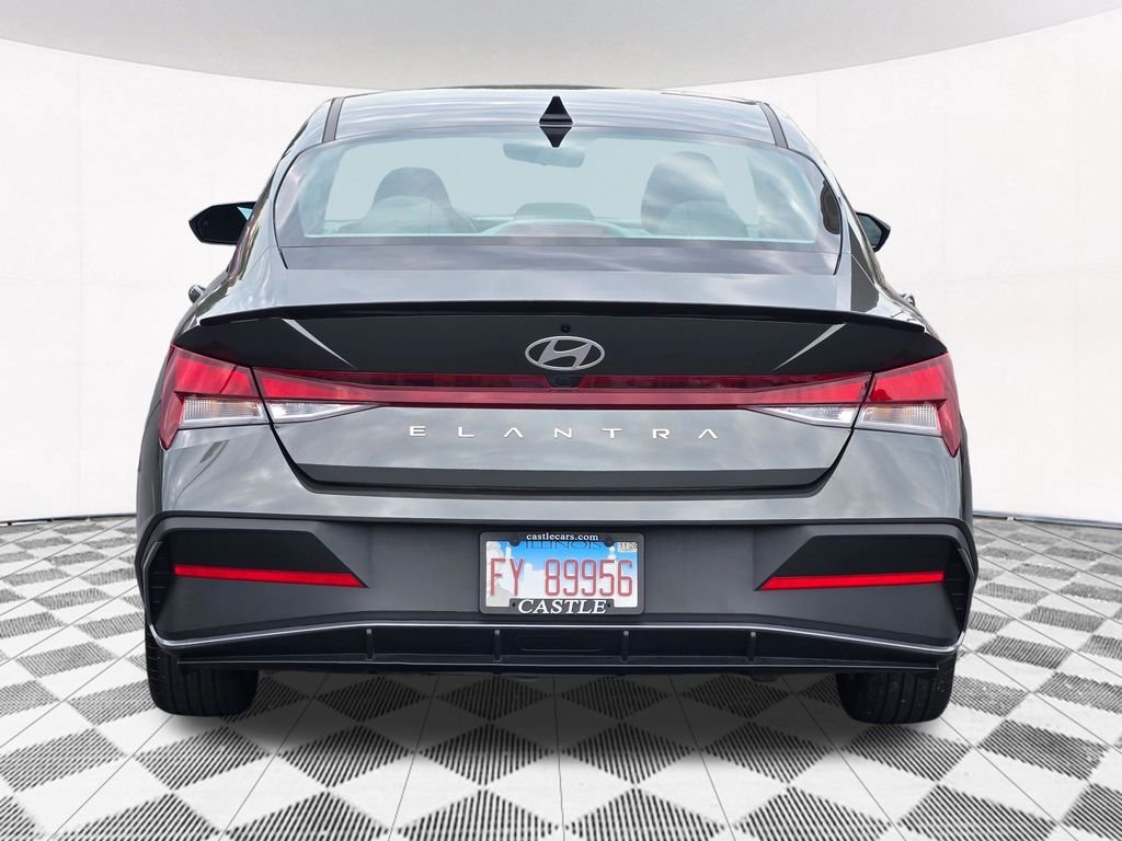 Certified Used 2025 Gray Hyundai SEL Sport image 17