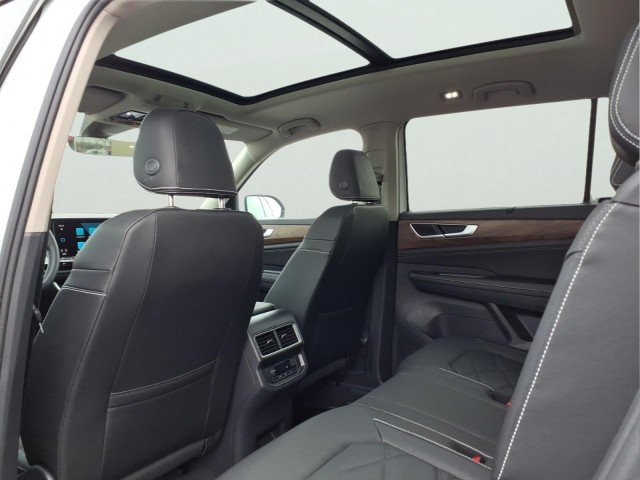 2026 Volkswagen Atlas SE w/Tech - Photo 11
