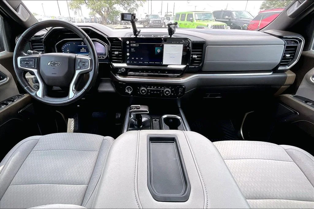 Used 2022 Gray Chevrolet RST image 7