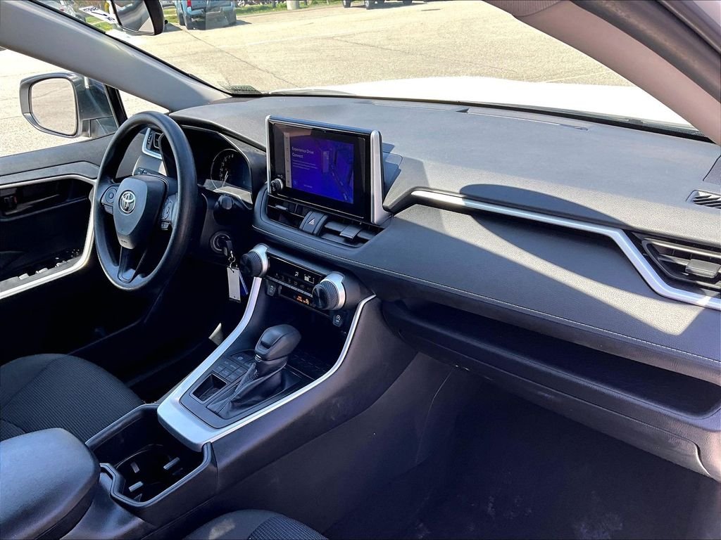 Used 2025 Ice Toyota LE image 14