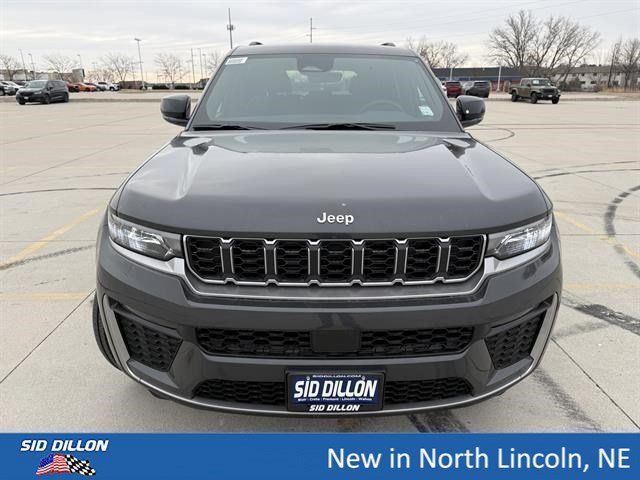 New 2026 Baltic Gray Metallic Clear-Coat Exterior Paint Jeep Limited image 3