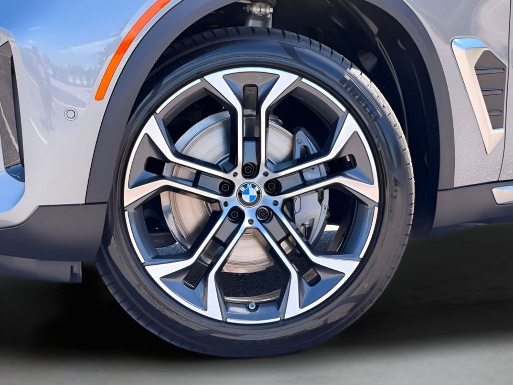 New 2026 Skyscraper Grey Metallic BMW xDrive40i image 10
