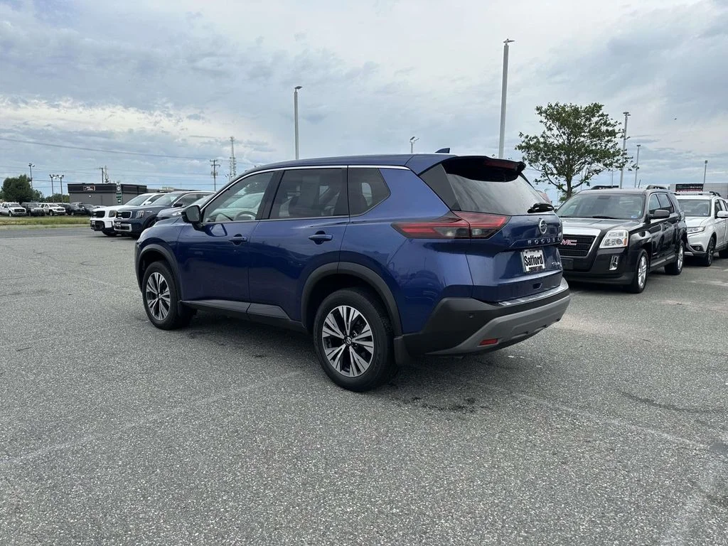 Used 2021 Blue Nissan SV image 11
